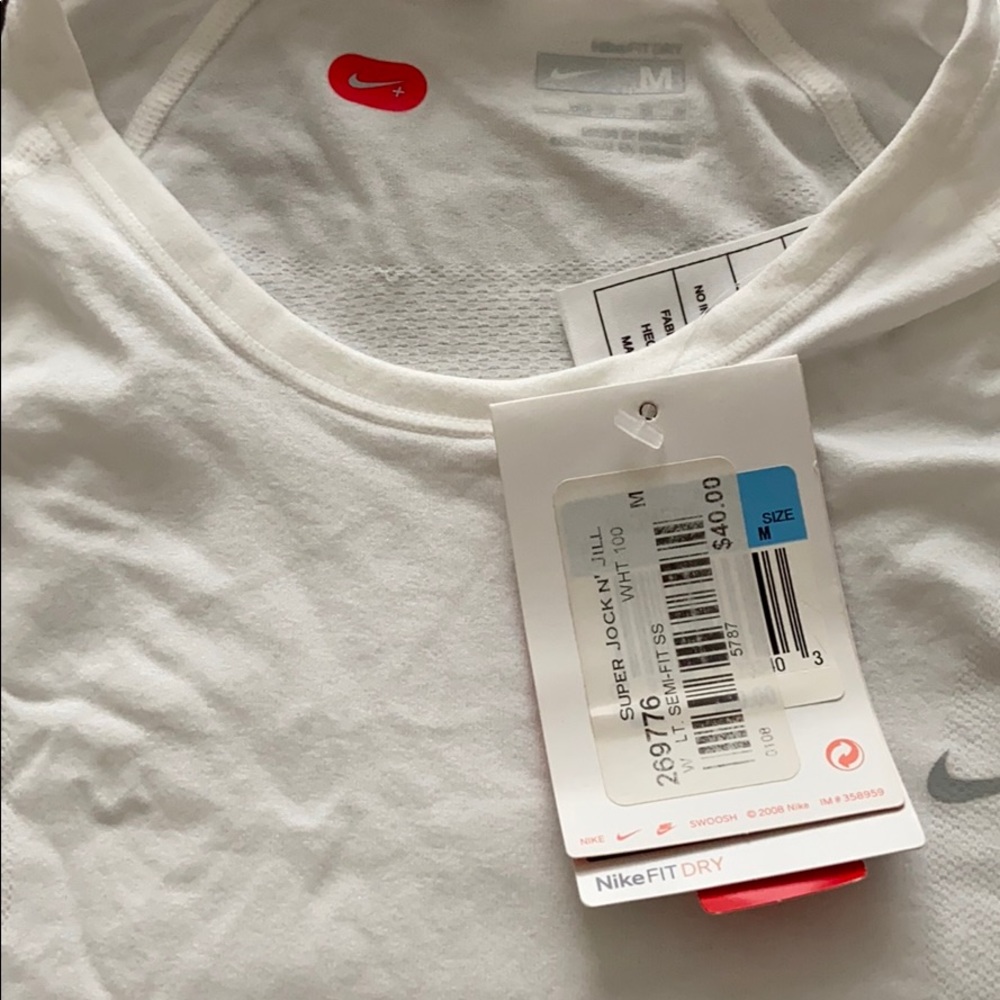 Woman’s Nike Fit Dry Top - Size M - Picture 3 of 5